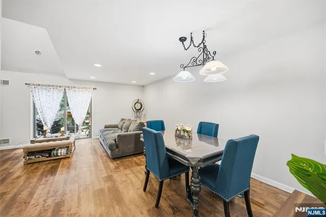 $474,900 | 12 Mountain Ridge Road, Bloomingdale, NJ 07403