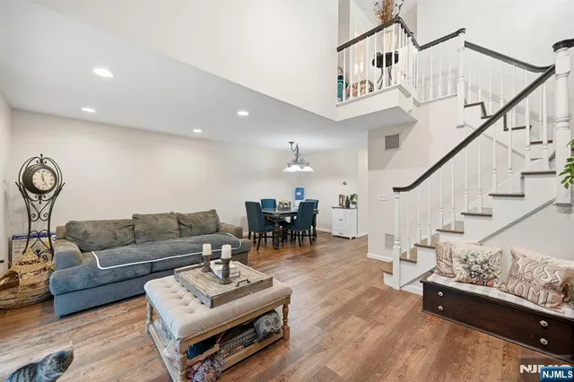 $474,900 | 12 Mountain Ridge Road, Bloomingdale, NJ 07403