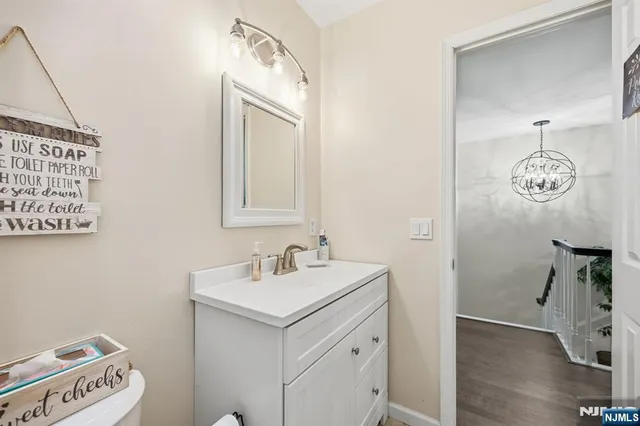 $474,900 | 12 Mountain Ridge Road, Bloomingdale, NJ 07403