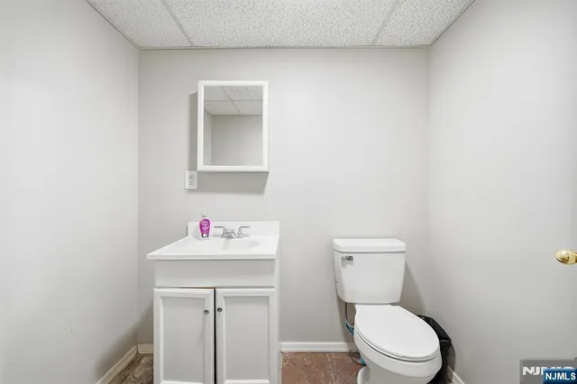 $474,900 | 12 Mountain Ridge Road, Bloomingdale, NJ 07403