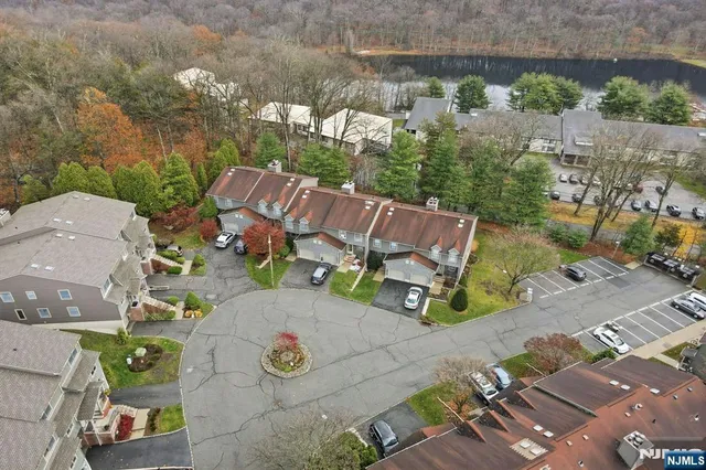 $474,900 | 12 Mountain Ridge Road, Bloomingdale, NJ 07403