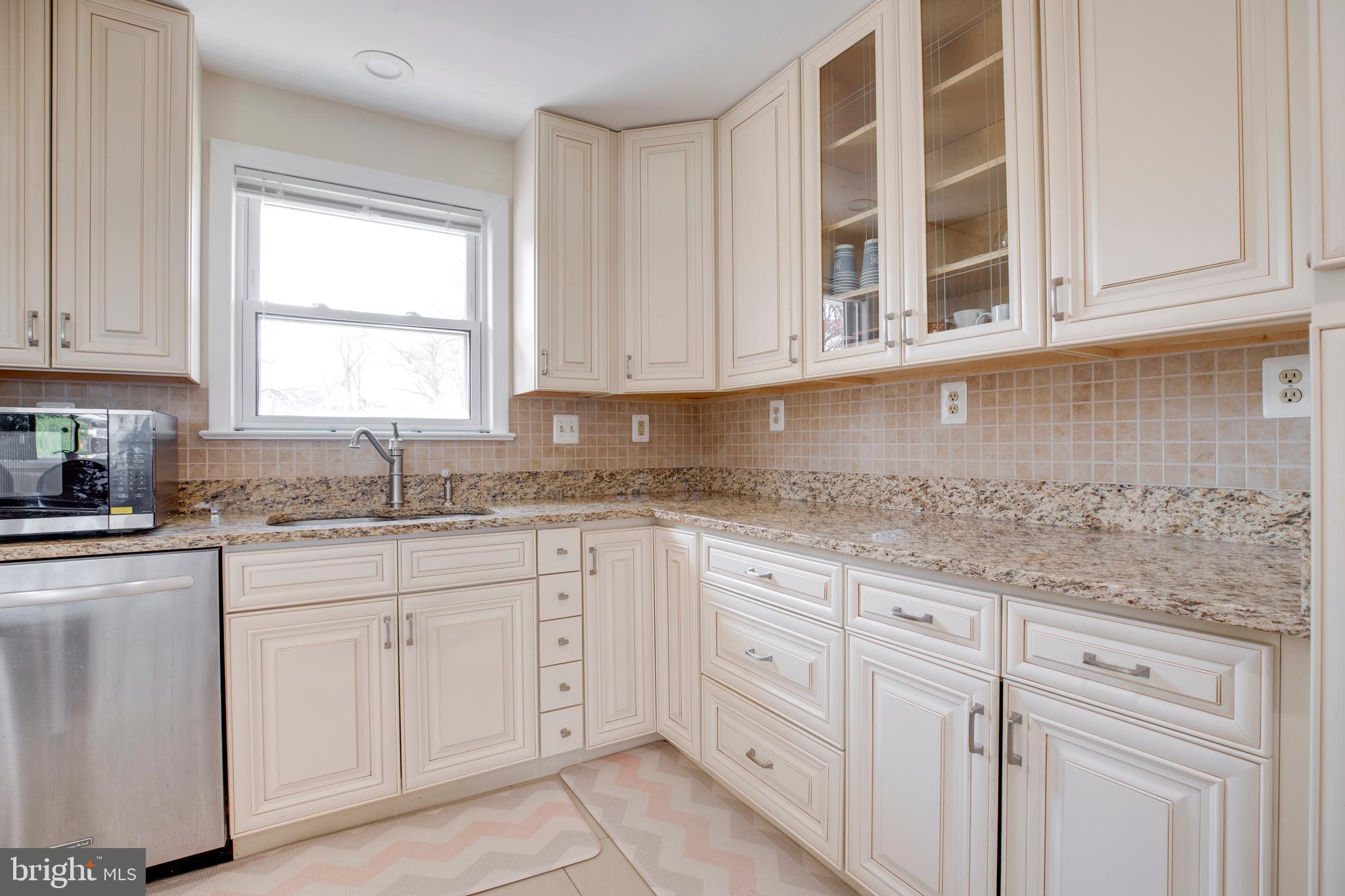 5705 Spruce Drive Clinton, MD 20735 - Photo 14 of 53 UPGRADED KITCHEN CABINETS