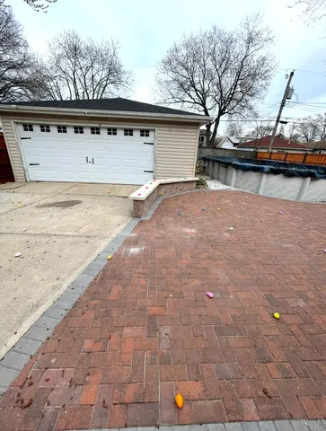 $372,500 | 8027 Kooy Drive, Munster, IN 46321