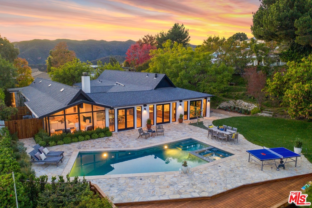 2488 Westridge Road Los Angeles, CA 90049 - Photo 10 of 11