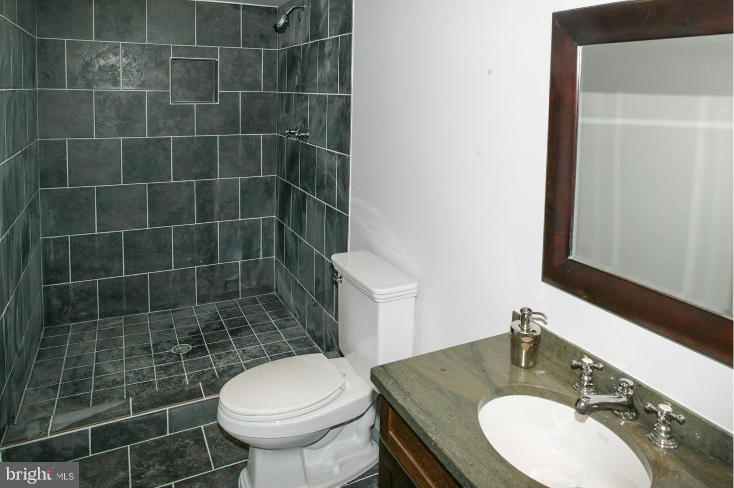 4935 Loughboro Road Northwest Washington, DC 20016 - Photo 22 of 28 Bath