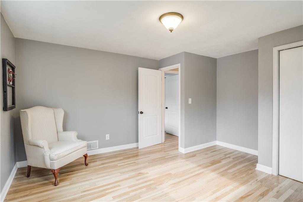 448 Amherst Avenue Coraopolis, PA 15108 - Photo 16 of 25