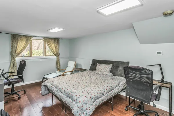 $949,000 | 9 Cold Spring Hills Road, Huntington, NY 11743
