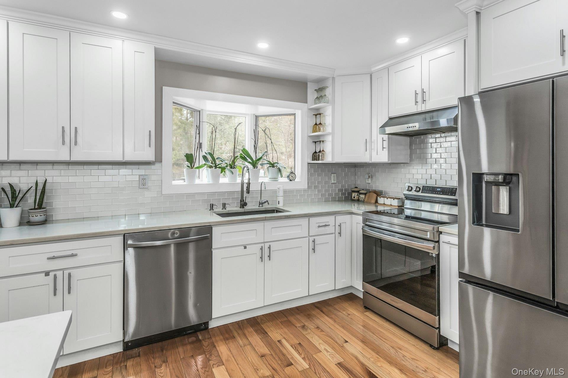 9 Cold Spring Hills Road Huntington, NY 11743 - Photo 10 of 31