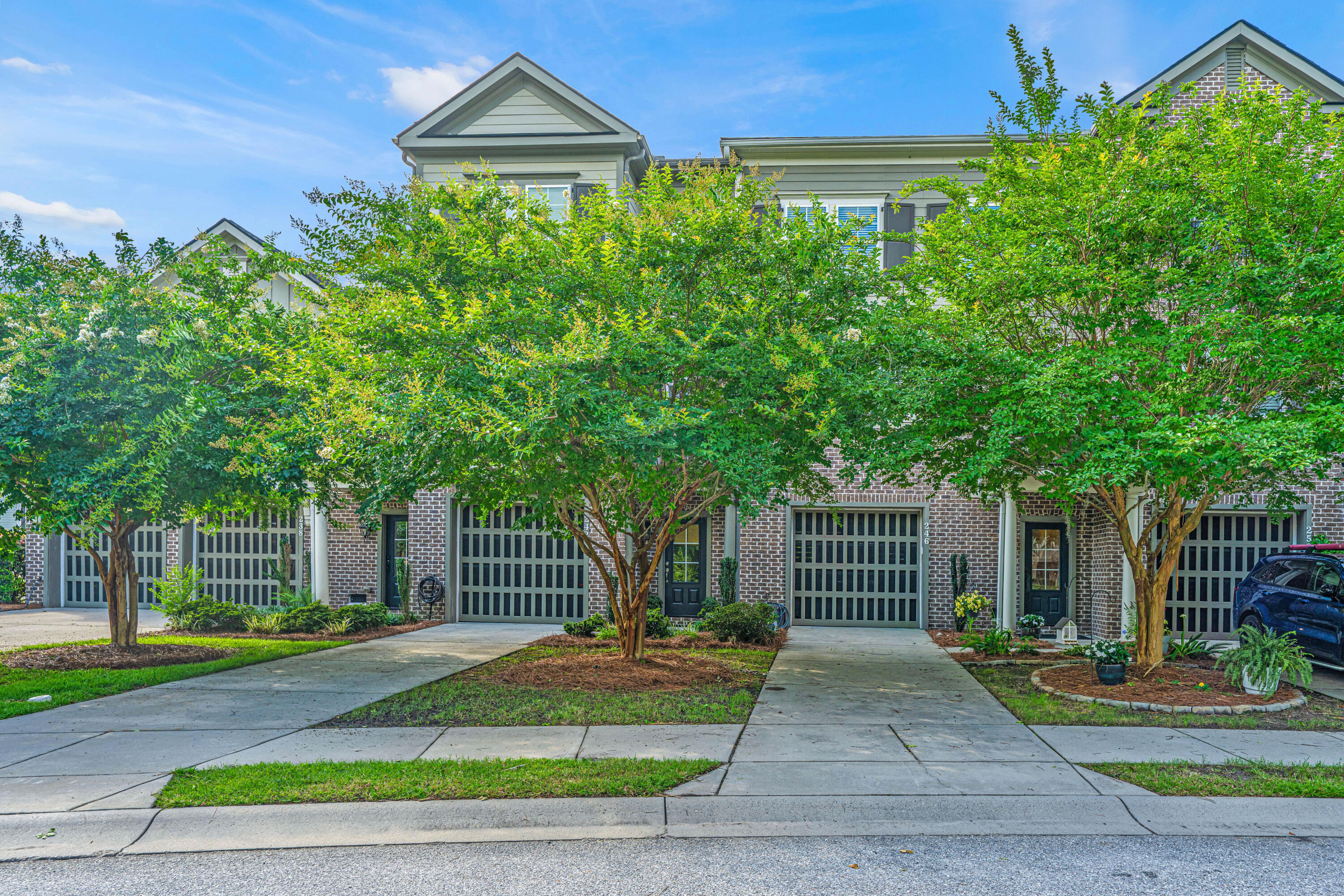 246 Slipper Shell Court Mount Pleasant, SC 29464 - Photo 31 of 41 2 Car Garage