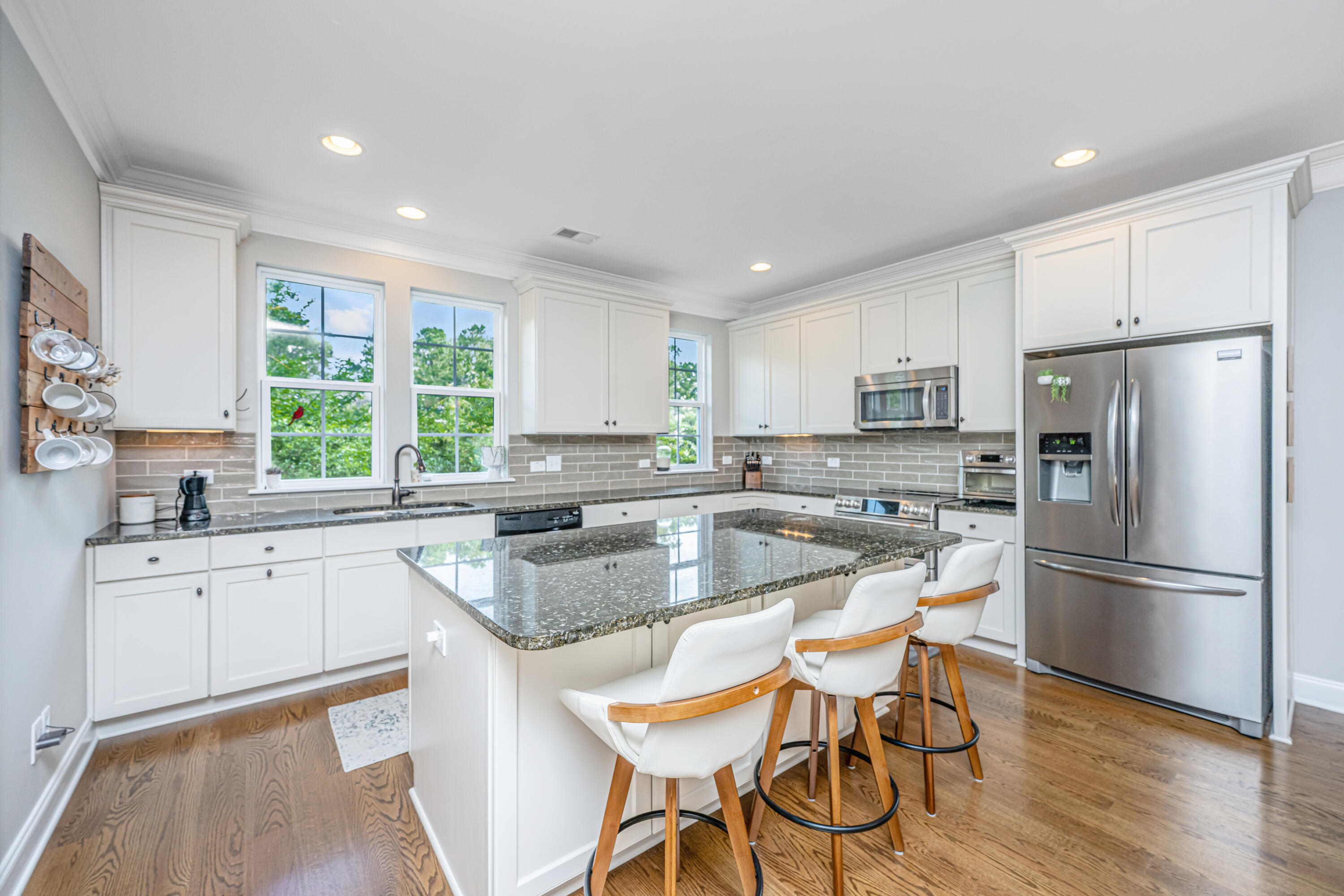 246 Slipper Shell Court Mount Pleasant, SC 29464 - Photo 5 of 41 Chef's Kitchen