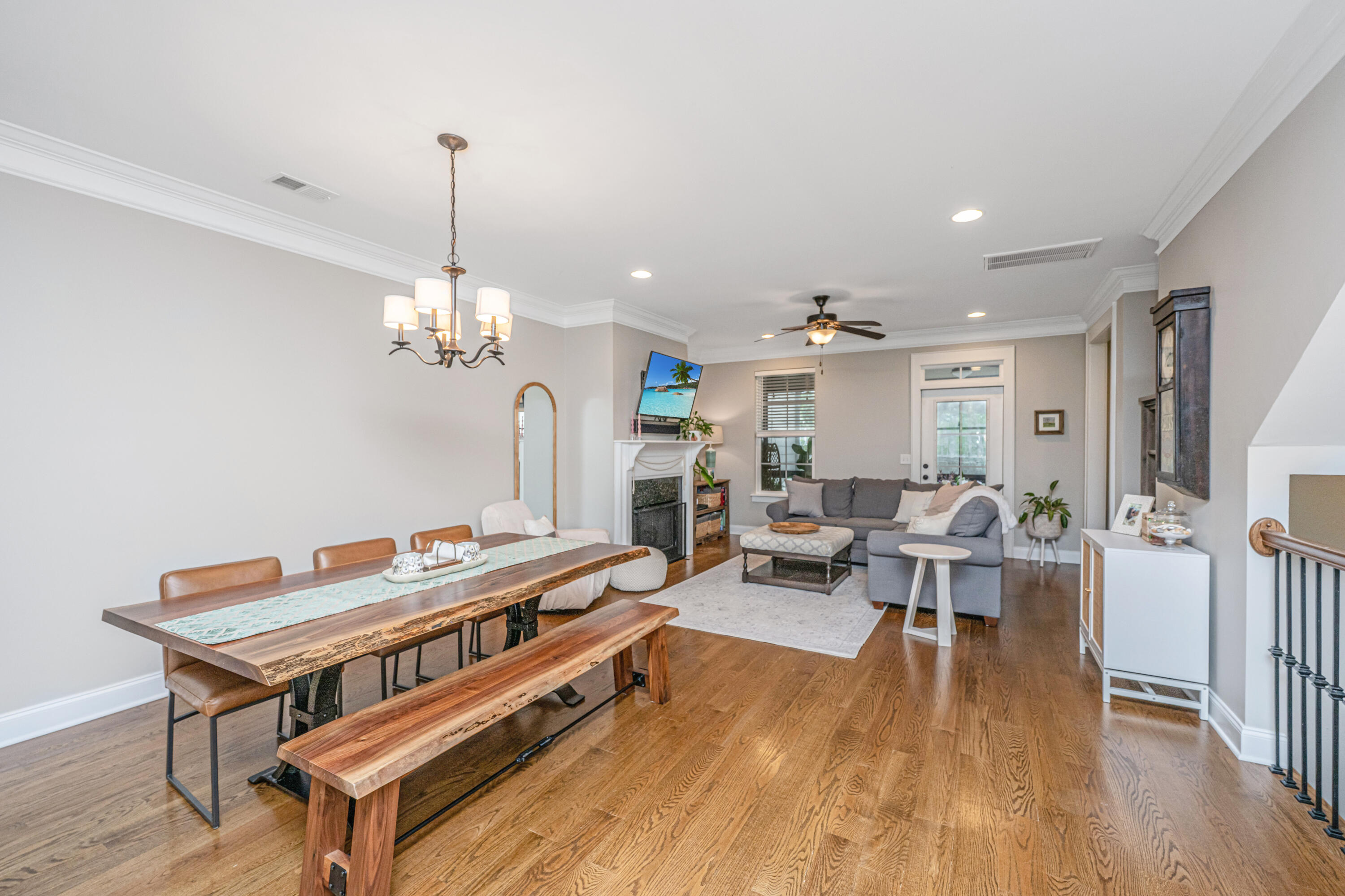 246 Slipper Shell Court Mount Pleasant, SC 29464 - Photo 9 of 41 Dining