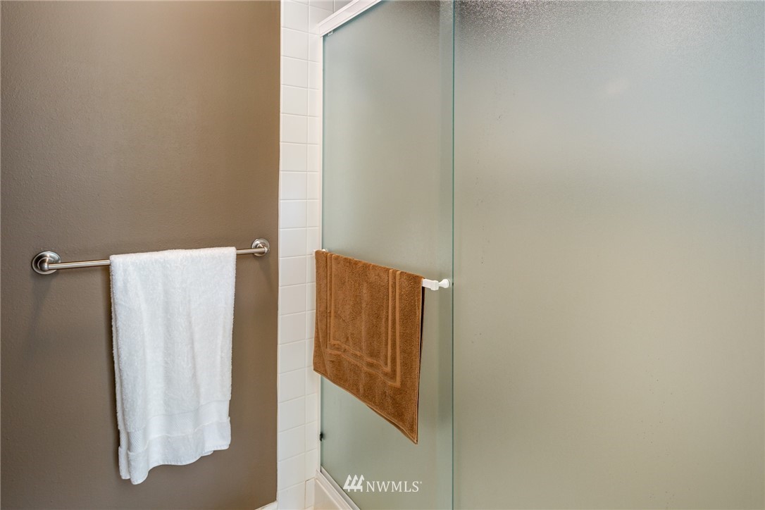 5044 Mission Road Bellingham, WA 98226 - Photo 22 of 40 a bathroom with a shower
