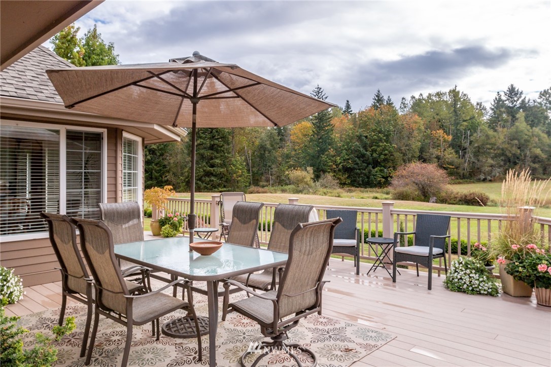 5044 Mission Road Bellingham, WA 98226 - Photo 30 of 40 a view of chair and tables