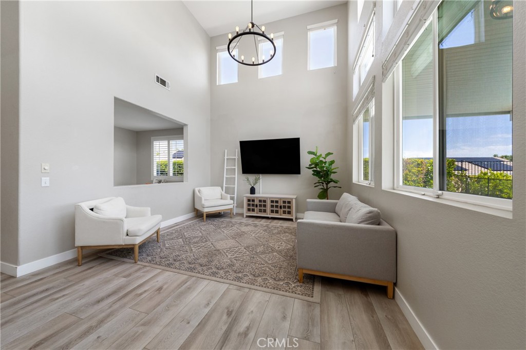 32985 Novara Court Temecula, CA 92592 - Photo 6 of 56 Spacious Family Room With Large Windows And Open Flow