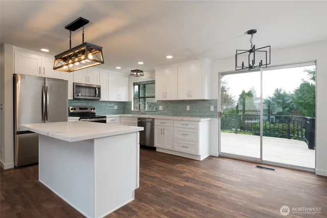 $850,000 | 3524 200th Place Southwest, Lynnwood, WA 98036