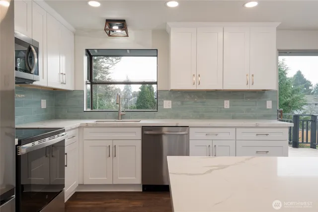 $850,000 | 3524 200th Place Southwest, Lynnwood, WA 98036