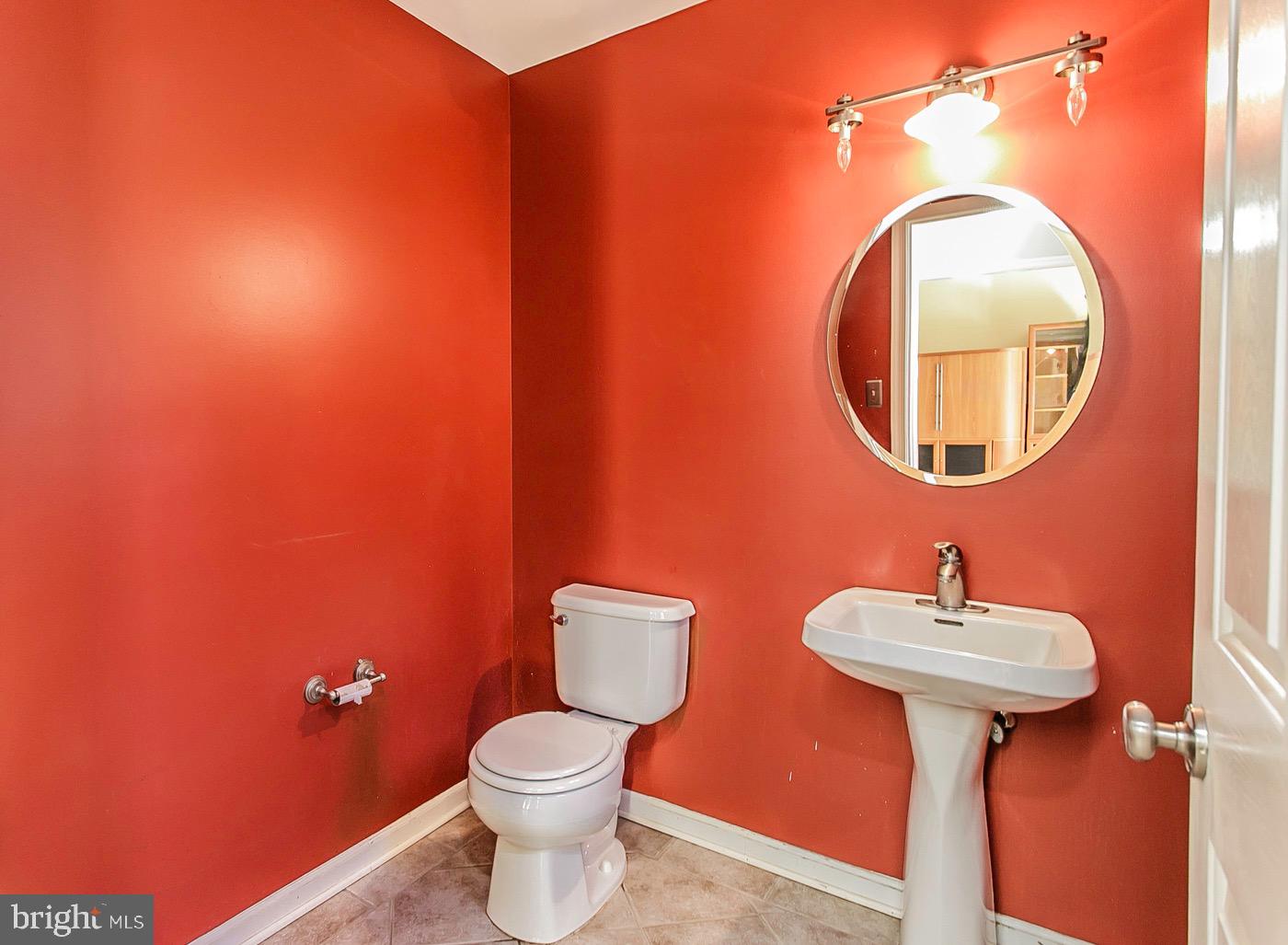 51 Carter Road Thornton, PA 19373 - Photo 18 of 47 Main floor powder room
