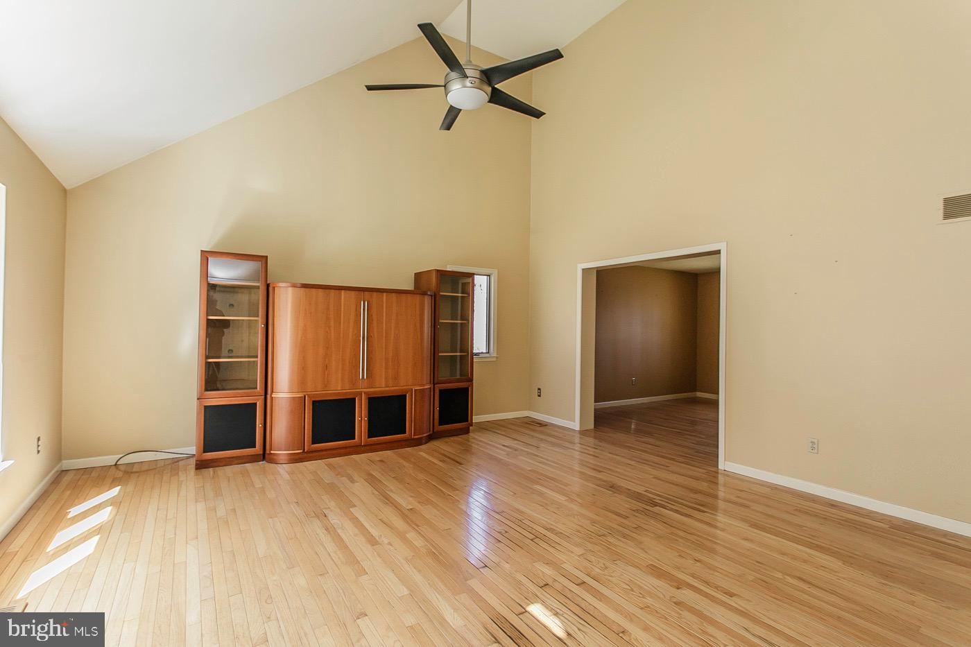 51 Carter Road Thornton, PA 19373 - Photo 7 of 47 Living Room