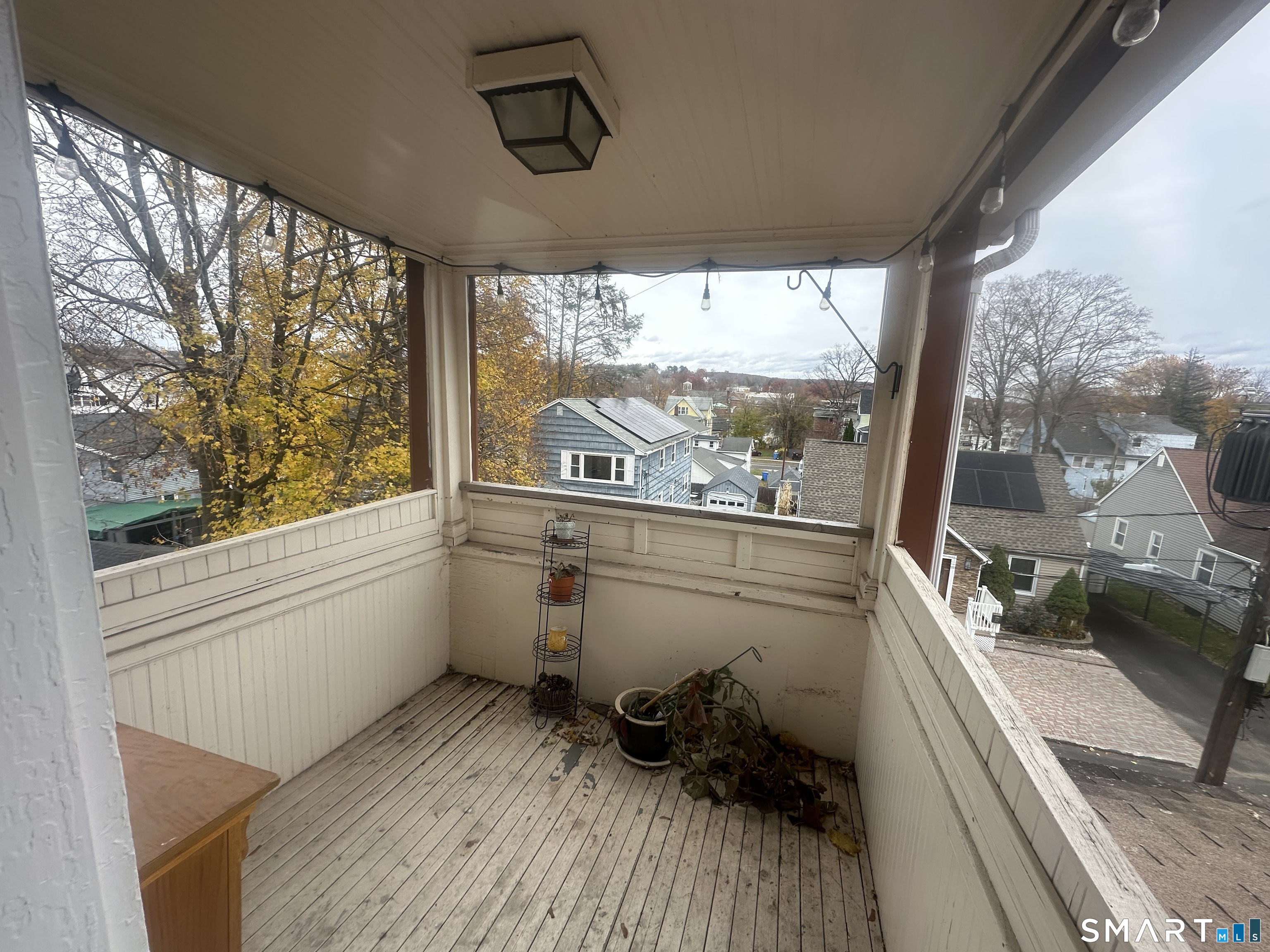 33 Emory Court Bristol, CT 06010 - Photo 10 of 11 a room with window