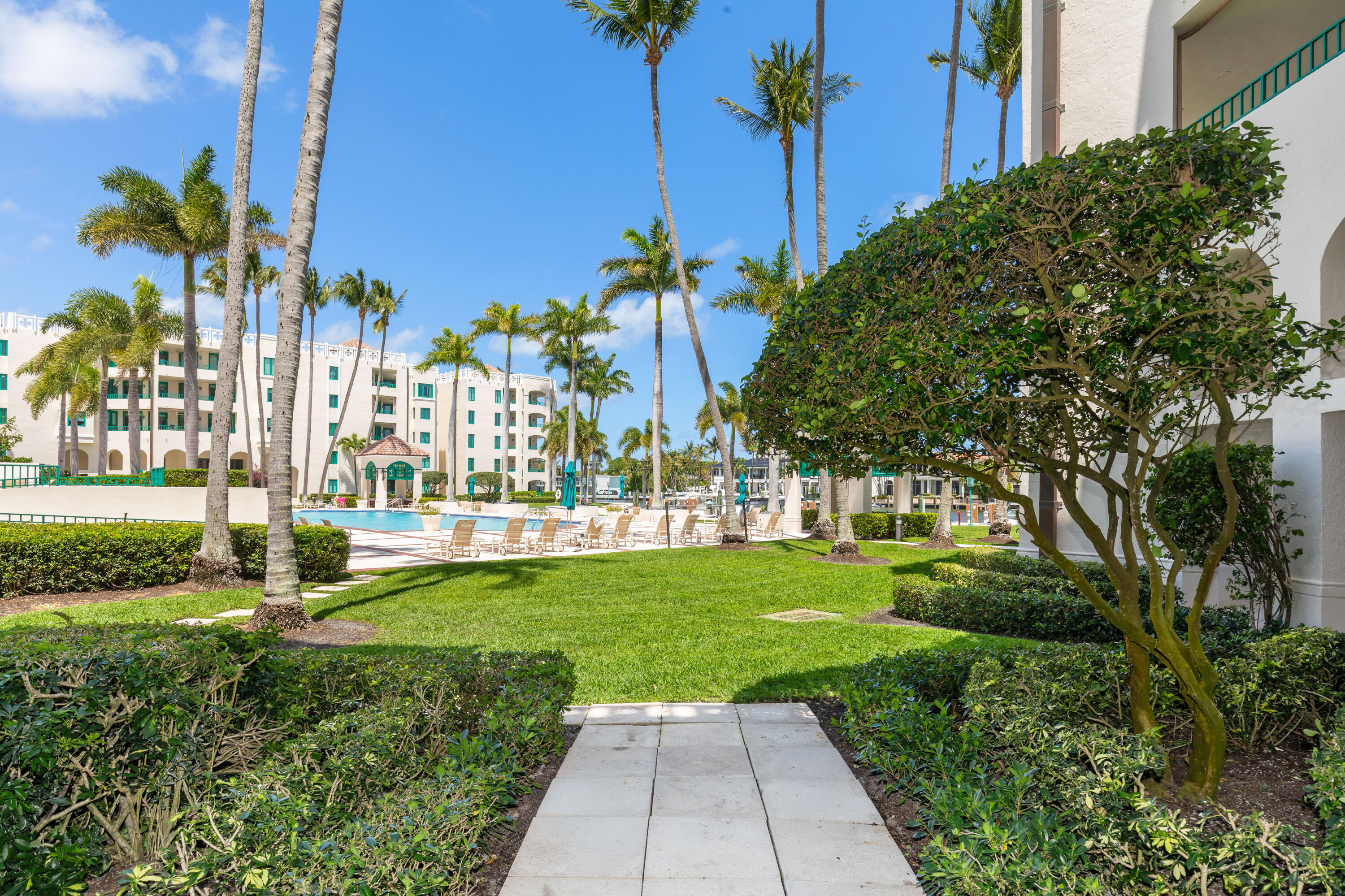 120 Southeast 5th Avenue, Unit 127 Boca Raton, FL 33432 - Photo 27 of 35 1I6A8637
