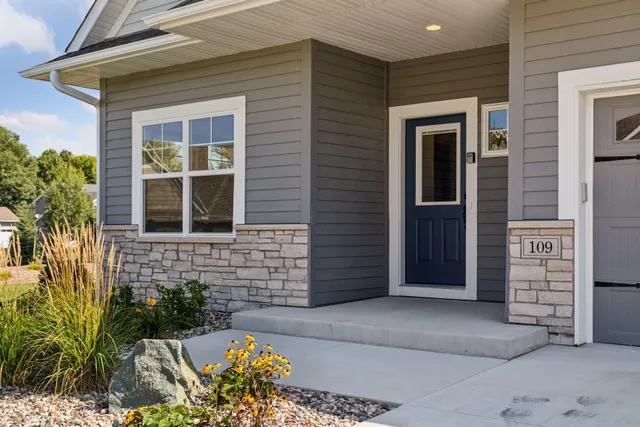 $599,980 | 109 Vista Way, Waconia, MN 55387