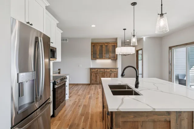 $599,980 | 109 Vista Way, Waconia, MN 55387