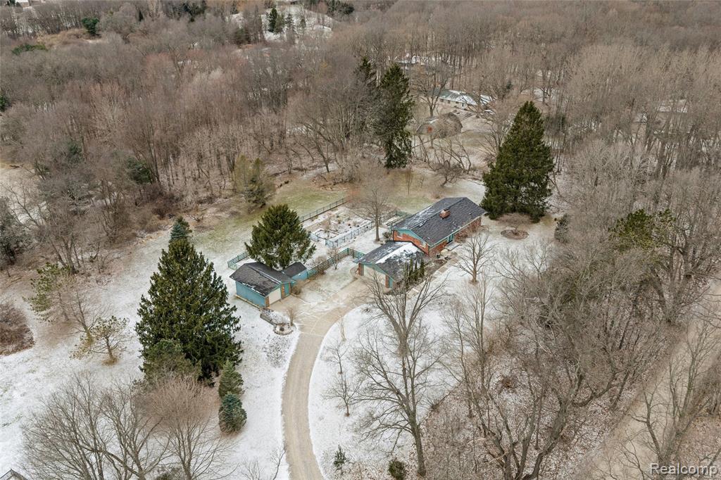 9801 Gibbs Road Clarkston, MI 48348 - Photo 39 of 47 Gallery Image 39