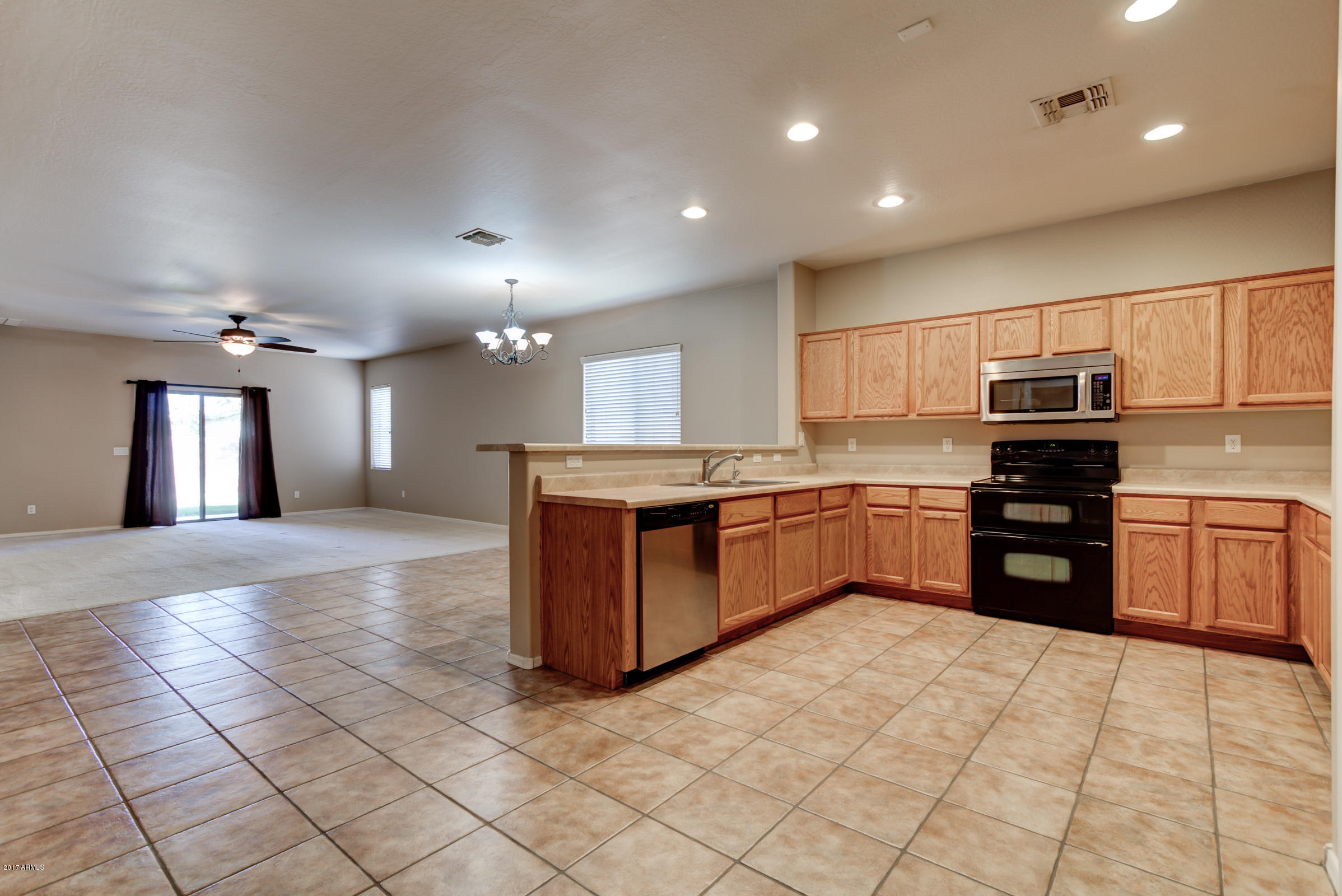 45450 Portabello Road Maricopa, AZ 85139 - Photo 8 of 47 45450 Portabello Rd-11