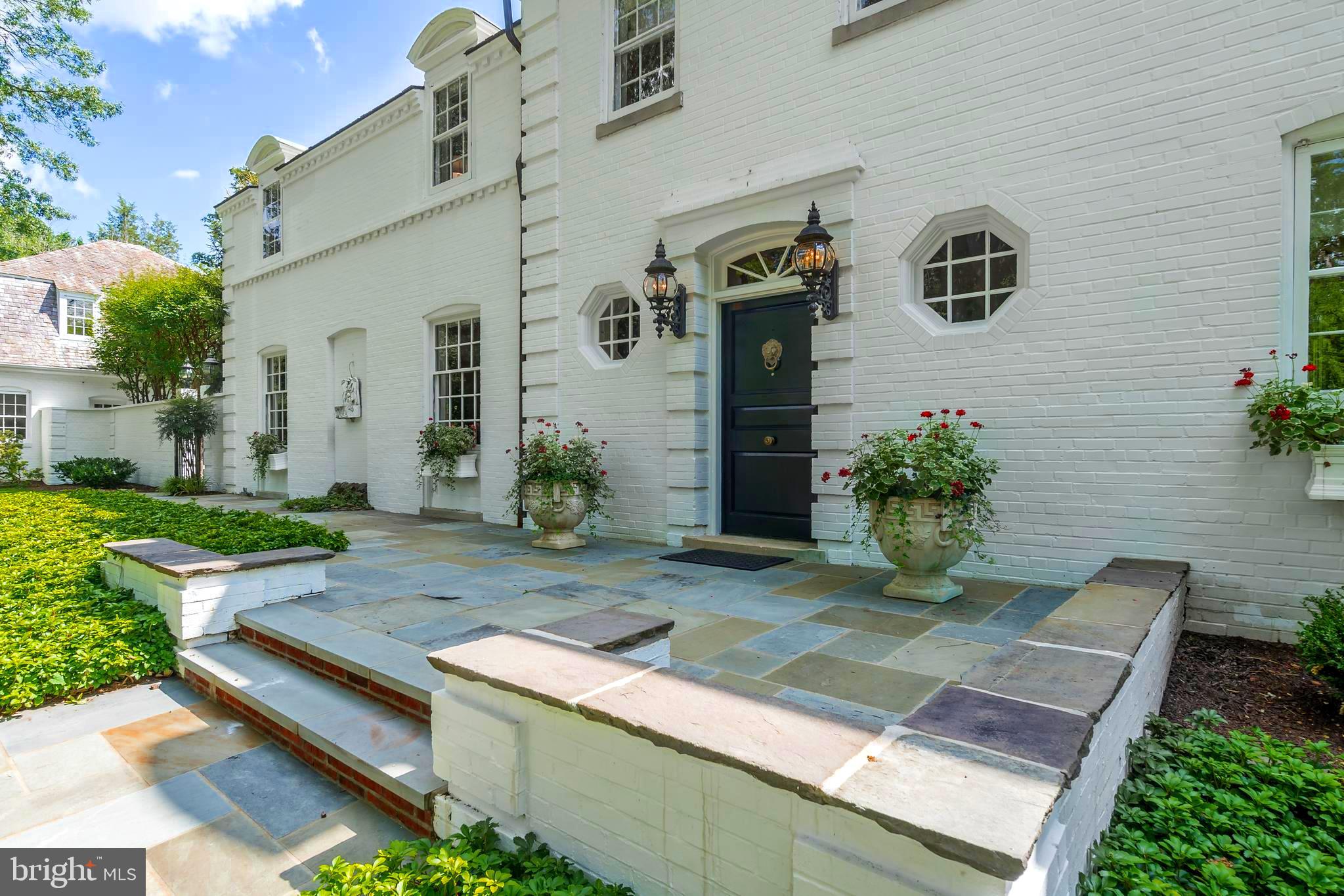 9325 Belle Terre Way Potomac, MD 20854 - Photo 3 of 95