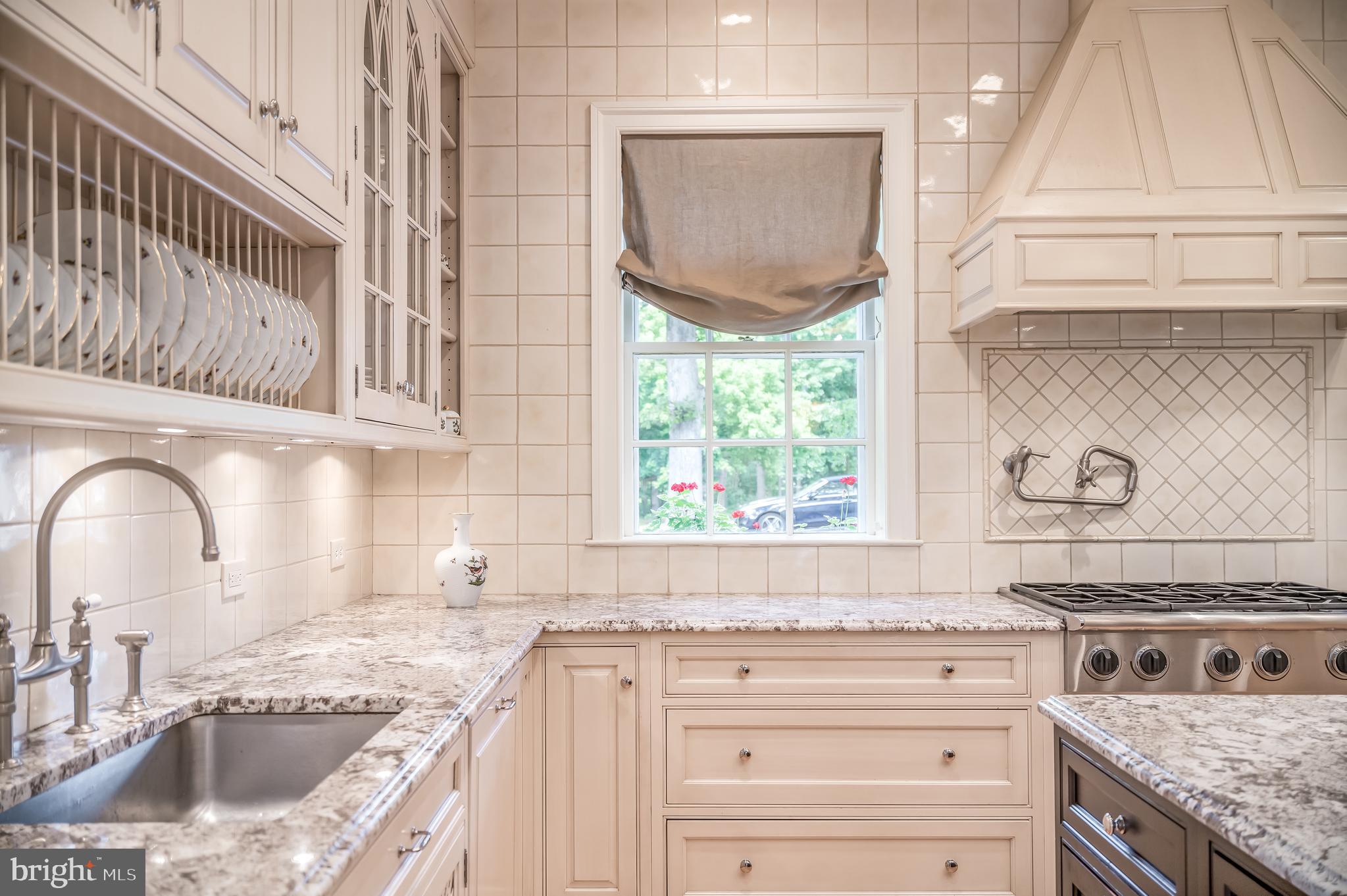 9325 Belle Terre Way Potomac, MD 20854 - Photo 25 of 95