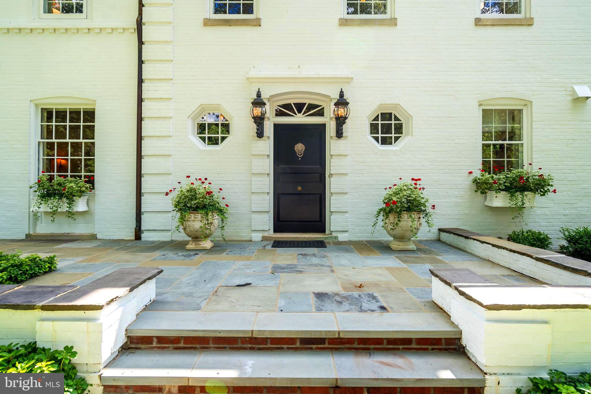 9325 Belle Terre Way Potomac, MD 20854 - Photo 4 of 95