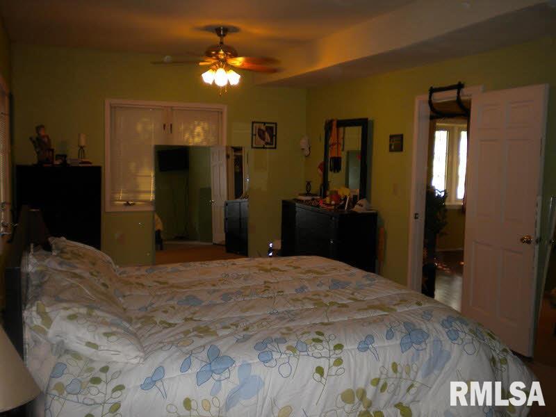 2121 Ridge Street Eldorado, IL 62930 - Photo 7 of 16