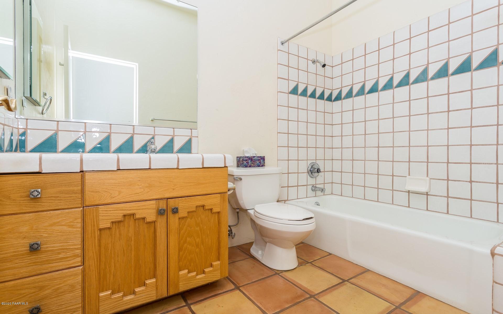 2355 West Bard Ranch Road Prescott, AZ 86305 - Photo 21 of 34 020_Bathroom