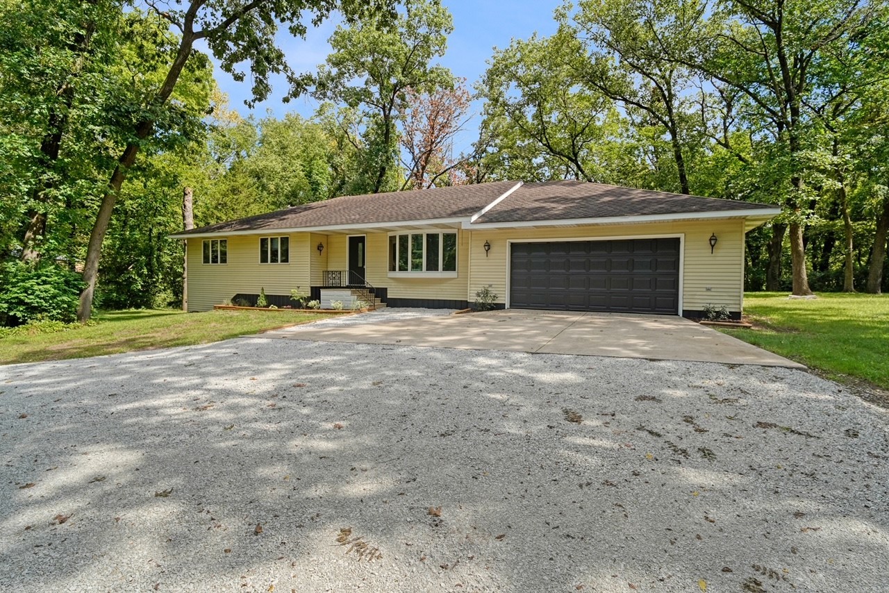 19936 Bauer Road Wilmington, IL 60481 - Photo 1 of 25 Gallery Image 1