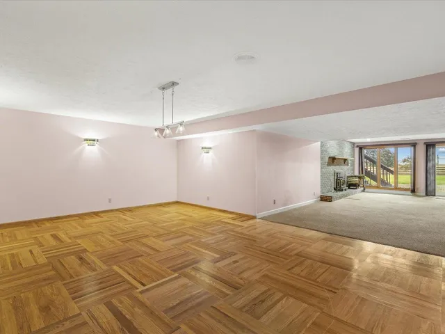 $550,000 | 9104 East Weber Road, Ridott, IL 61067