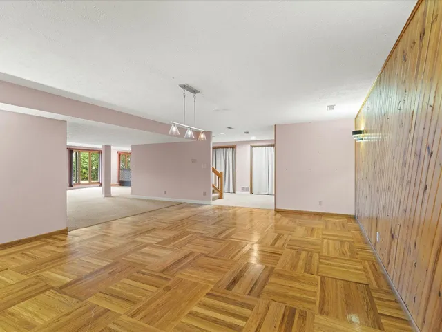 $550,000 | 9104 East Weber Road, Ridott, IL 61067