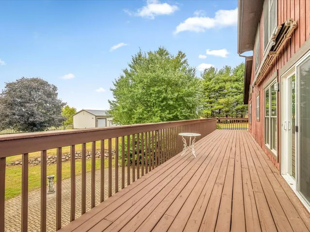 $550,000 | 9104 East Weber Road, Ridott, IL 61067