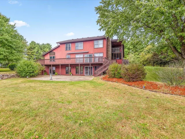 $550,000 | 9104 East Weber Road, Ridott, IL 61067