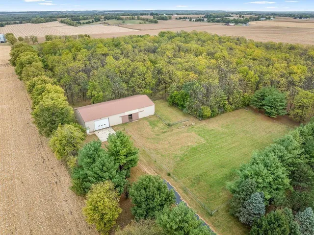 $550,000 | 9104 East Weber Road, Ridott, IL 61067