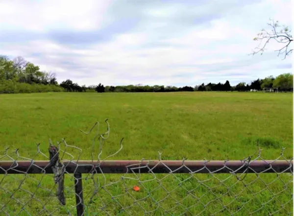 $1,800,000 | 1601 Old Hickory Trail, DeSoto, TX 75115