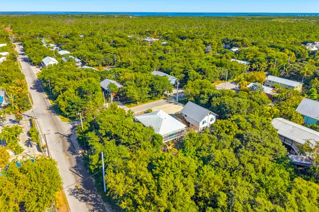 $625,000 | 29112 Poinsetta Lane, Big Pine Key, FL 33043