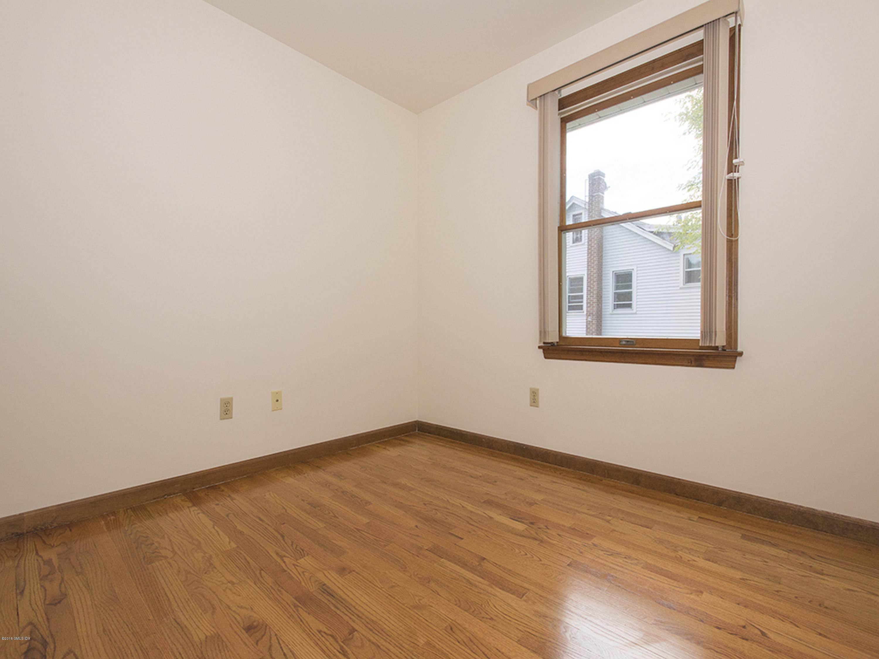 108 Monica Road, Unit 4 Greenwich, CT 06831 - Photo 11 of 20 106 Monica St B_Greenwich_digital_15