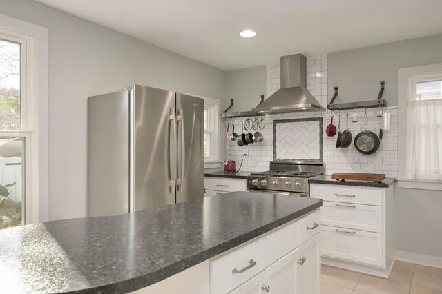 $260,000 | 1764 West Minnehaha Avenue, St. Paul, MN 55104