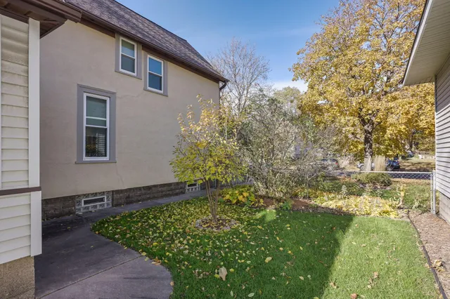$260,000 | 1764 West Minnehaha Avenue, St. Paul, MN 55104