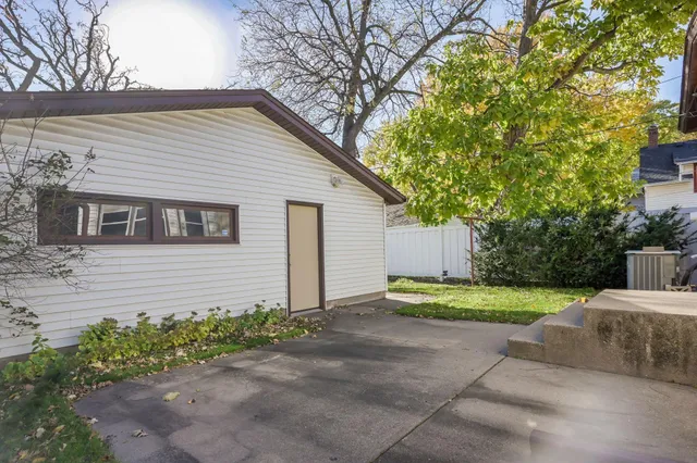 $260,000 | 1764 West Minnehaha Avenue, St. Paul, MN 55104