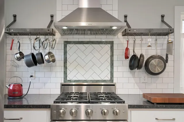 $260,000 | 1764 West Minnehaha Avenue, St. Paul, MN 55104