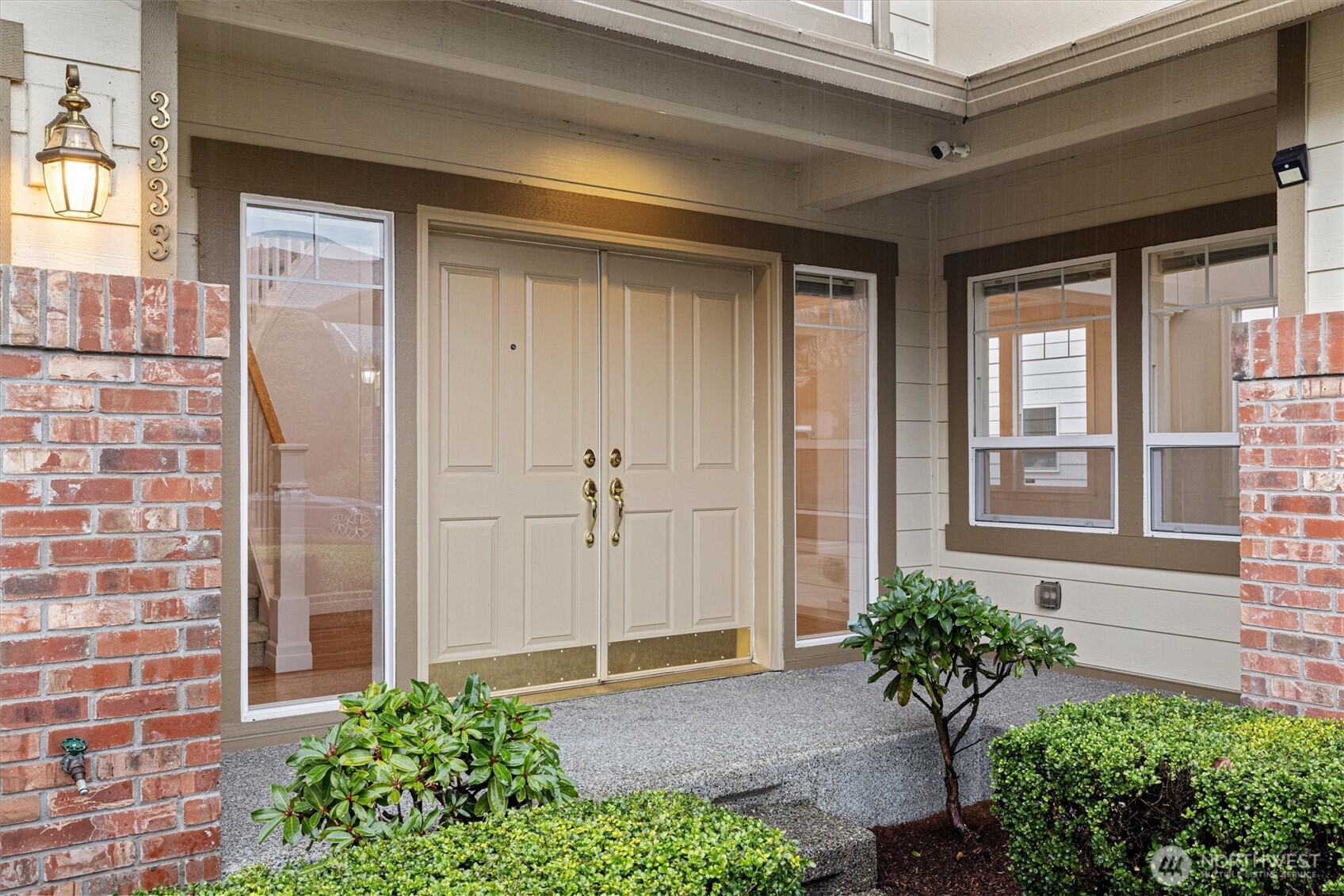 3333 Lincoln Avenue Northeast Renton, WA 98056 - Photo 3 of 40 Gallery Image 3