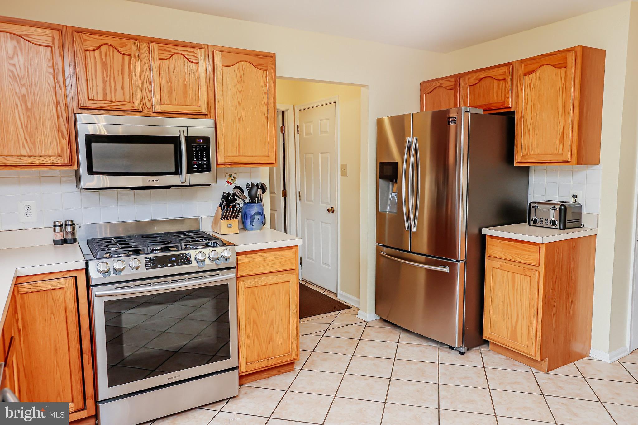 52 Fern Road Southampton, PA 18966 - Photo 3 of 57 Gallery Image 3