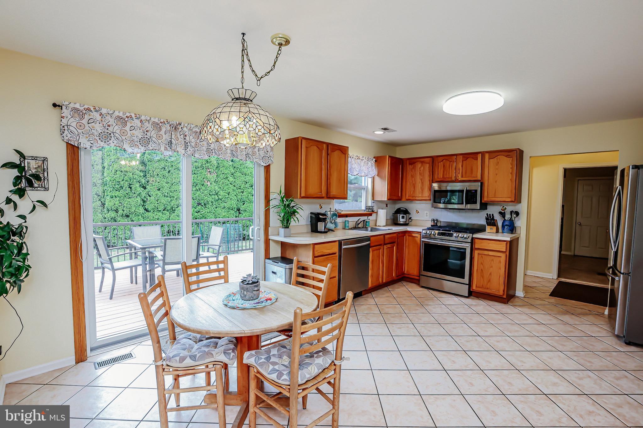 52 Fern Road Southampton, PA 18966 - Photo 5 of 57 Gallery Image 5