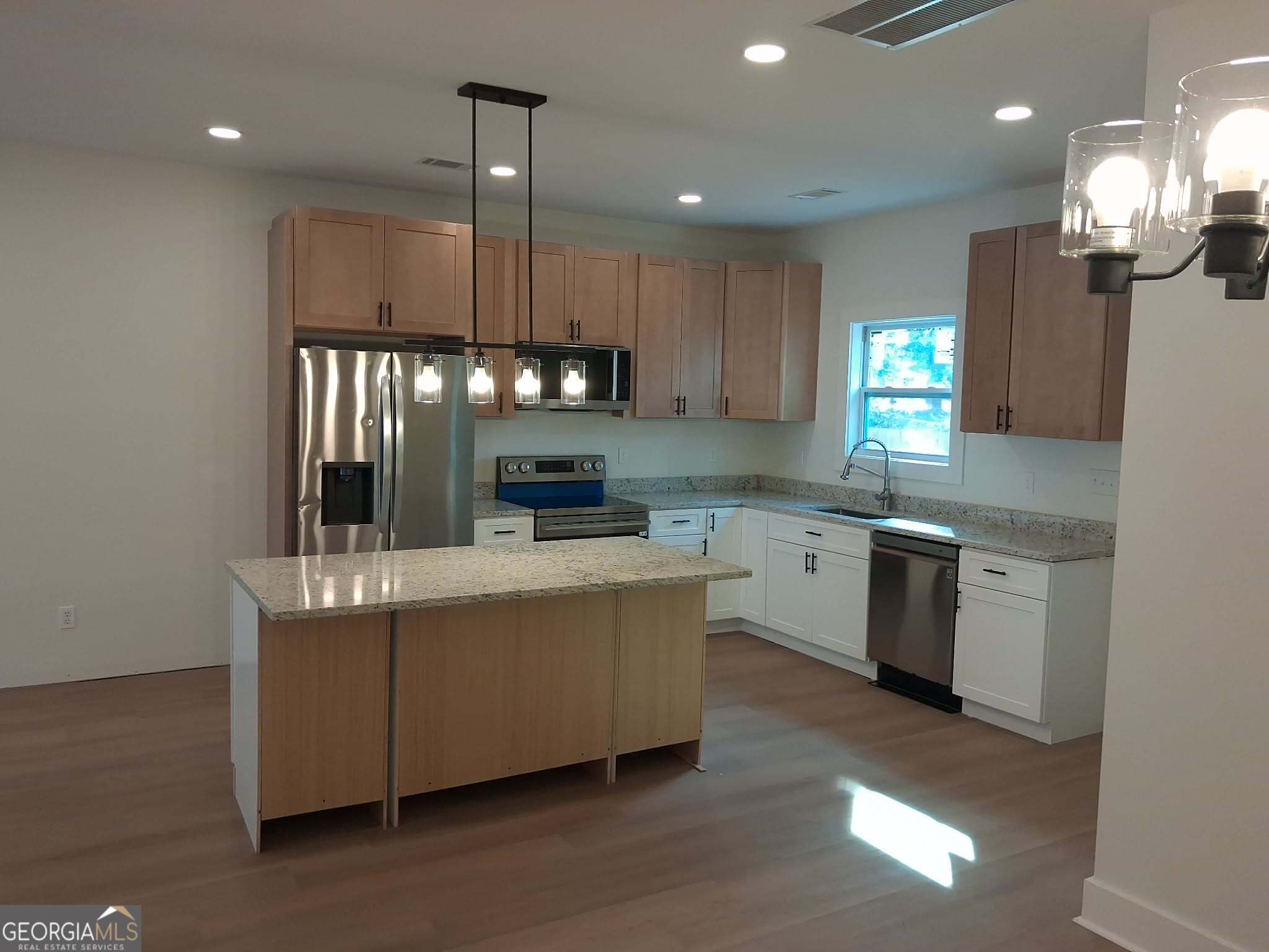 24 Sims Street Barnesville, GA 30204 - Photo 7 of 54